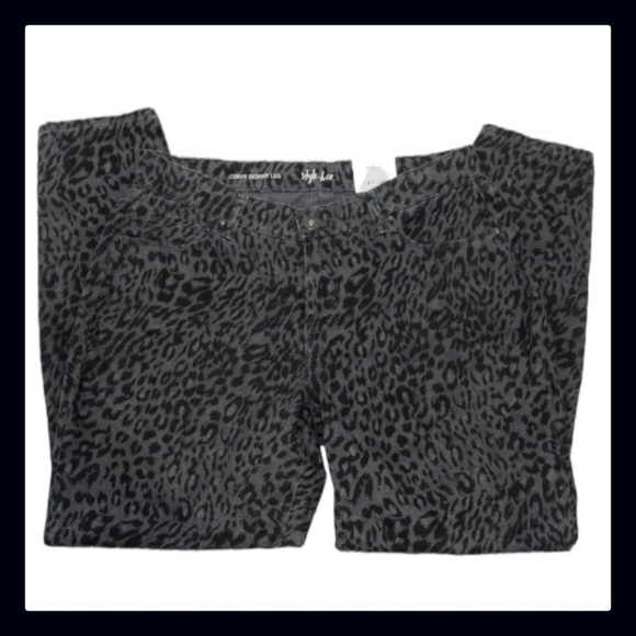Style & Co Wild Puma Gray & Black Mid Rise Curvy Fit Skinny Leg Size 4 Jeans - Picture 4 of 7